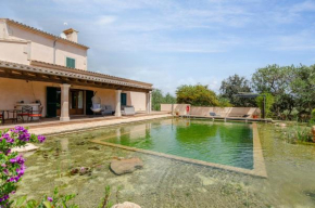 YourHouse Na Clavet, finca with natural pool near Cala D'Or, Santanyi
